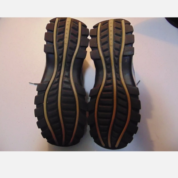 Boots - Picture 3 of 6